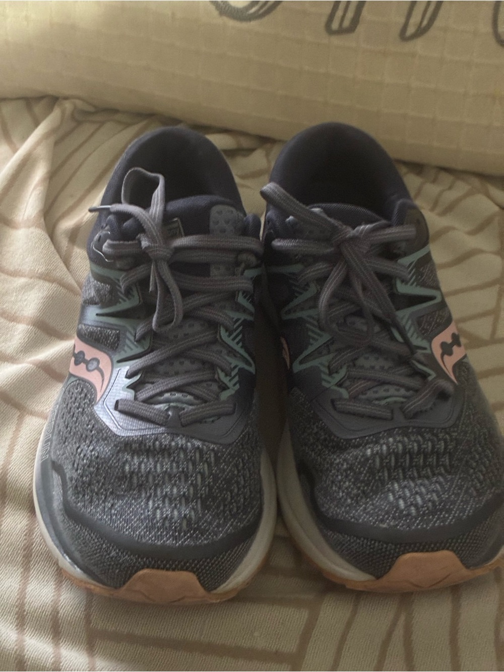 Saucony Women’s Gray Running Shoes with Pink Accents